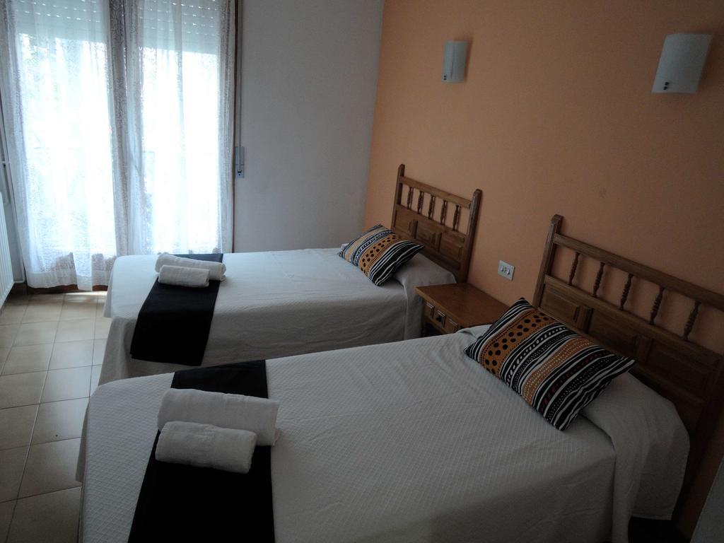 Hostal La Marina Platja d'Aro Quarto foto